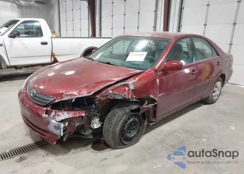 2004 Toyota Camry Le z USA, uszkodzony, nr VIN 4T1BE32K44U261071